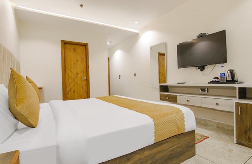 Mohali Hotel | FabHotel Prime The Eminence