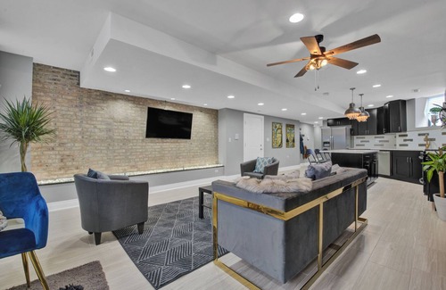 Bronzeville Condominio | The En Bronze ~ 7mins To Dining & Downtown Chicago