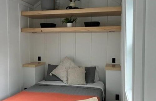 Elizabethtown Casa | The Endeavor Tiny Home!