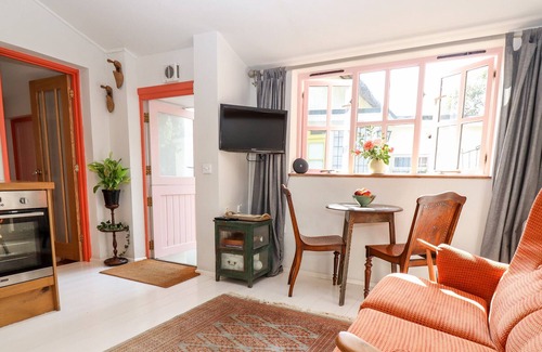 Milton Abbas Cabaña | La sala de máquinas, MILTON ABBAS