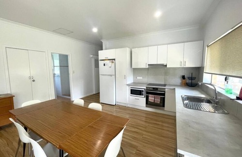 Esperance Apartamento | The EOS 2, Esperance