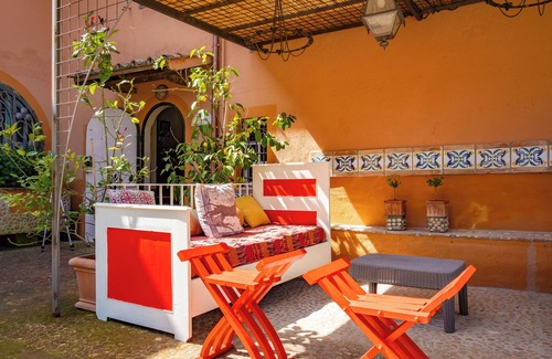 Zona LVIII Prima Porta Cama Y Desayuno | The Erbolario Room in Domus Anson Silj for a fantastic stay.