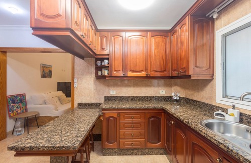 Las Palmas de Gran Canaria Chalet De Esquí | The Red House - 3BR with Private Terrace