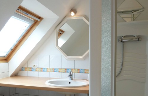 Roscoff Casa | La ESCALE muy cómoda casa del centro y su gran terraza, a 200 m del mar.
