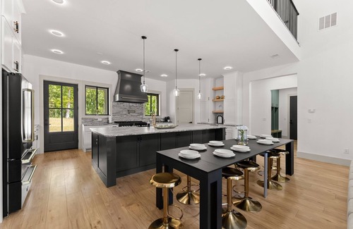 Braselton Casa | The Estate, King Beds, near Chateau Elan and Road Atlanta, lake Lanier