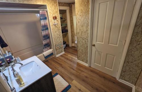Milford Apartamento | The Estate Loft in Downtown Milford