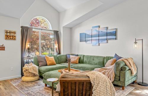 Troutdale Casa | The Evergreen Hideaway