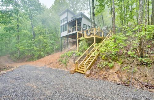 Wildwood Casa | The Evergreen Treehouse with Winter Views