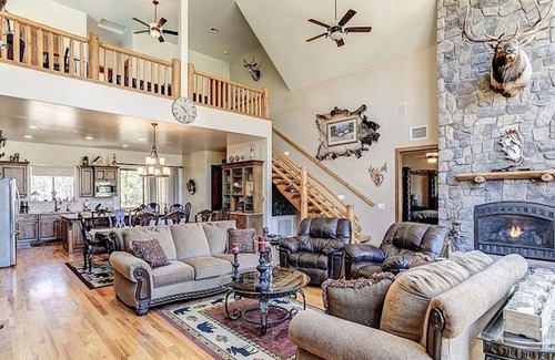Happy Jack Cabina | The EXECUTIVE LEVEL retreat for families and outdoor lovers in Happy Jack, AZ!