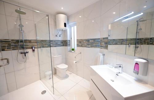 Tower Road Hotel | The Exiles Hotel