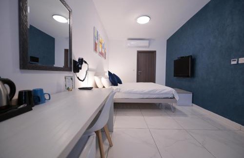 Tower Road Hotel | The Exiles Hotel