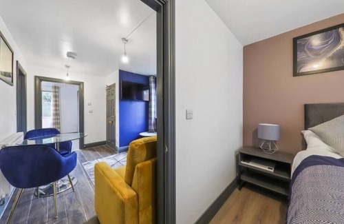 Marlborough Condominio | The Exquisite Harrow Gem -Parking
