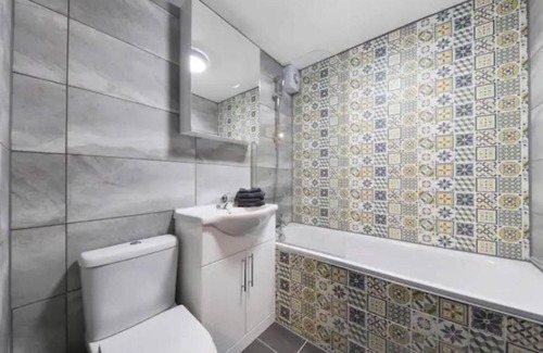 Marlborough Apartamento | The Exquisite Harrow Gem -Parking