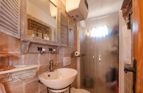 Kornati Casa | The extremely beautiful stone villa Kornati is located in central Dalmatia, south of Zadar and west