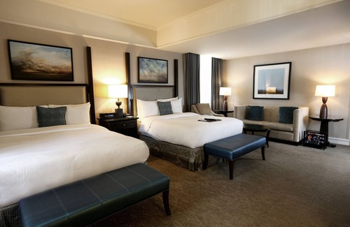 Downtown Calgary Hotel | The Fairmont Palliser Gold Experience