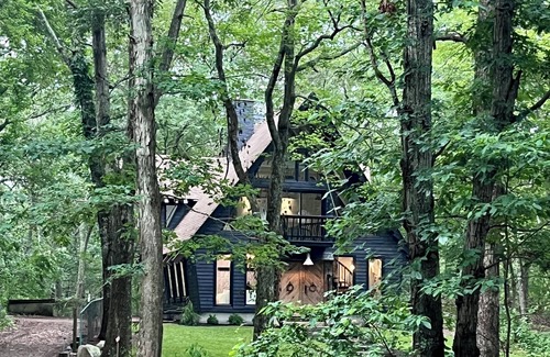 Saunderstown Cabina | The Fairy House - HGTV's Scariest House in America Winner