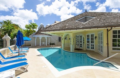 Halcyon Heights Villa | El Falls Villa 1 Equipado con un toque caribeño