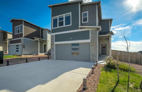 Colorado Springs Casa | The Family Den - Pet Friendly!