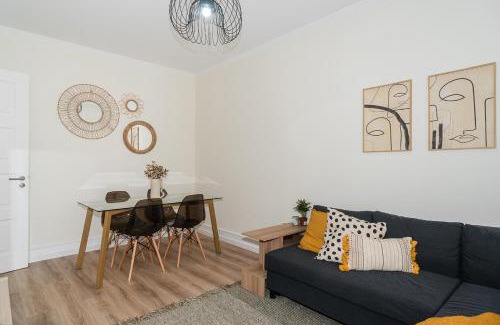 Mina Apartamento | The Family Nest Amadora T4