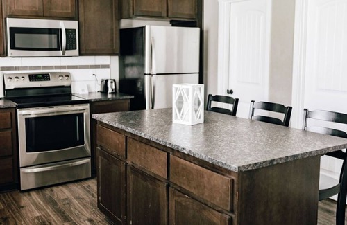 Tri-Cities Casa | The Family Retreat - Gorgeous 2-story home