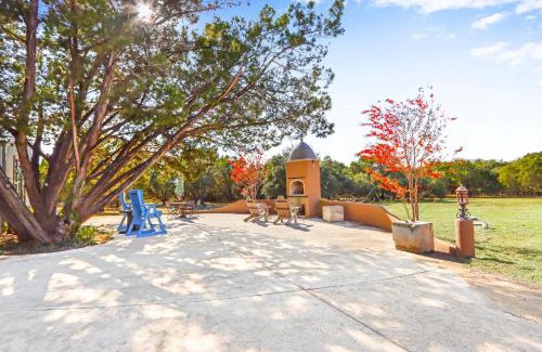 Wimberley Casa | The Family Studio at Starlight Meadow