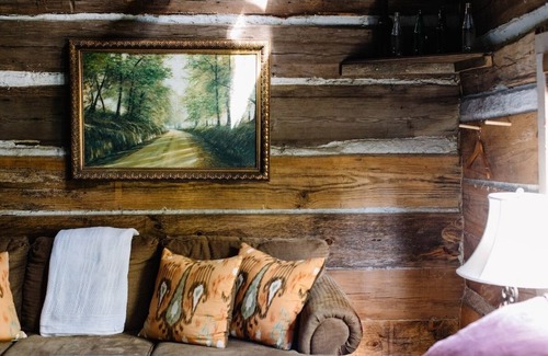 Tallahassee Otro | The Famous Senator Cabin
