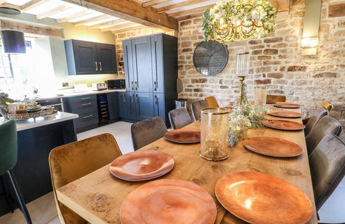 Milford Cabaña | The Farm House at Wildersley Farm