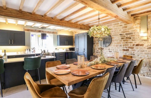 Milford Cabaña | The Farm House at Wildersley Farm