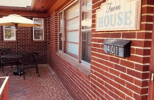 Sumter Casa | The Farm House on Adams