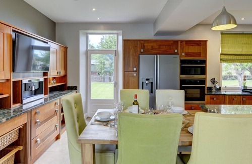 Richmond Casa | THE FARM HOUSE, pet friendly, luxury holiday cottage in Barton