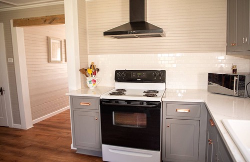 Bertram Otro | Hill Country Farm Stay