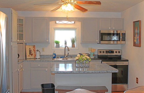 Harrisonburg Casa | The Farmhouse at Fort Lynne-Charming Country Home minutes from Downtown Harrisonburg