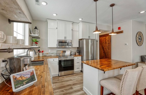 Sheridan Casa | The Farmhouse at Lincoln Suites, Sheridan Wyoming