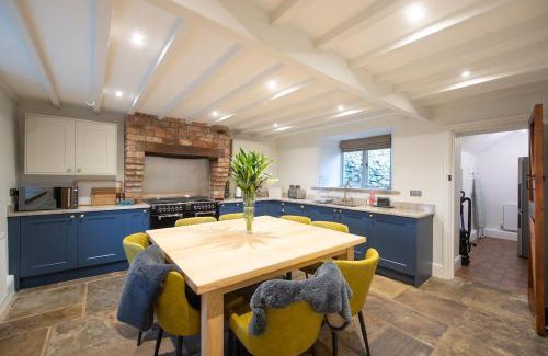 Crowdecote Casa | The Farmhouse