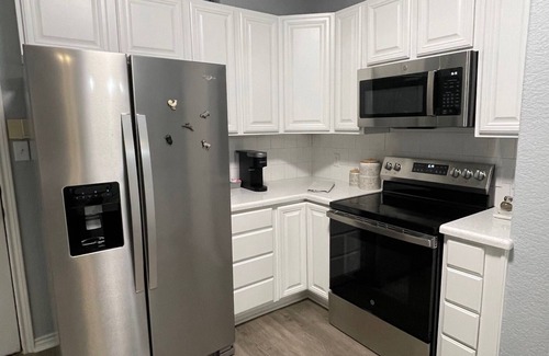 Wellborn Casa | The Farmhouse - Spacious Townhome Minutes From Texas A&M University