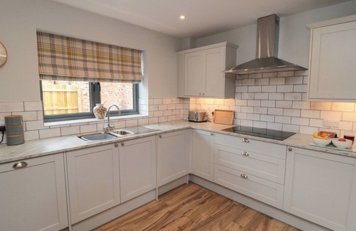 Holme Cabaña | THE FEED ROOM, family friendly, with a garden in Thirsk