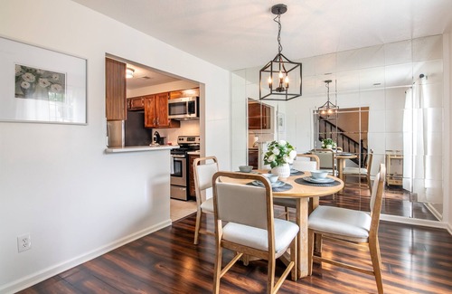 Crestline Heights Casa | The Fern & Fable - King Bed/TownHome with Deck