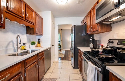 Crestline Heights Casa | The Fern & Fable - King Bed/TownHome with Deck