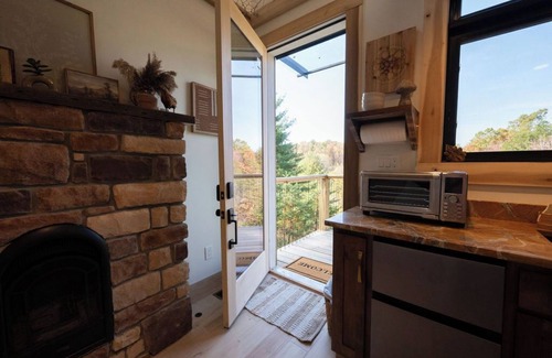 Primrose Cabina | The Fern Tiny Cabin with WiFi and Private Trails