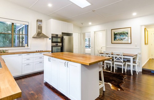 Dangar Island Casa | La cabaña del capitán del ferry. Una encantadora casa de campo situada en una hermosa isla!