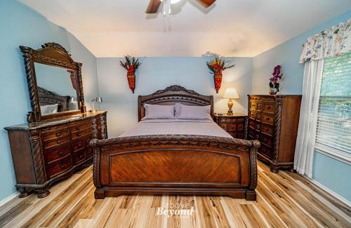 West San Antonio Casa | The Festive Veteran
