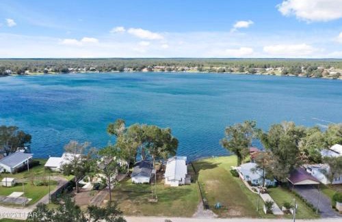 Thomas Drive Casa | The Fifth Promise - A Cozy Lakehouse Retreat