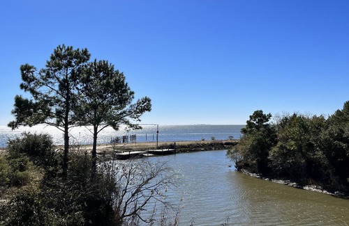 Ocean Springs Cabaña | Waterfront, 2 Docks, 3 Bed, 4 Bath, Amazing Gulf View. An incredible experience!