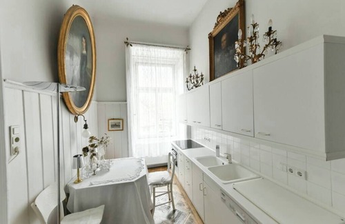Krems an der Donau Apartamento | The fine French at Schloss Hollenburg