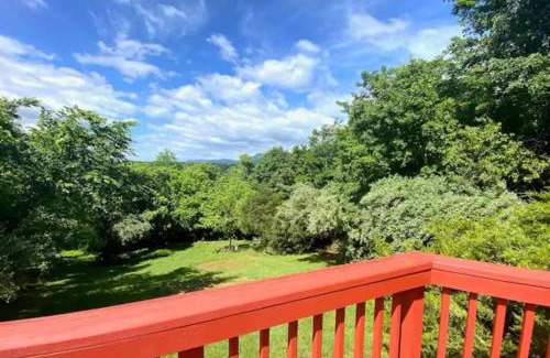 Rileyville Casa | The Firefly Lodge at Shenandoah