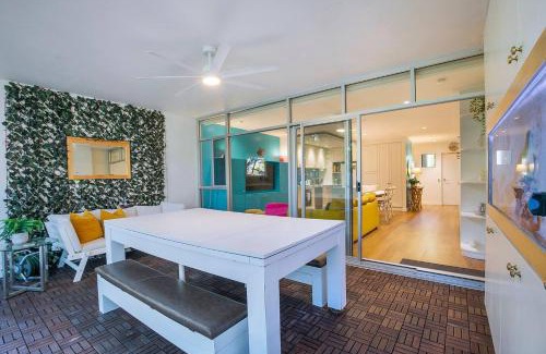 Bulimba Apartamento | The Fish Bowl Vibrant Riverside Escape with Pool