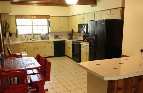 Lake Providence Casa | The Fish Camp: 4 Bedroom Lake House Sleeps 12 on Lake Providence with Dock