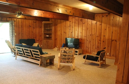 Lake Providence Casa | The Fish Camp: 4 Bedroom Lake House Sleeps 12 on Lake Providence with Dock