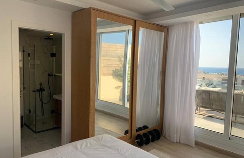 Al Alamayn Apartamento | The Flamingo - Sea view penthouse with plunge pool