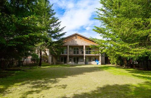 Harrison Hot Springs Apartamento | The Flats at Cedar Springs with Full Kitchen and Steps to Lake